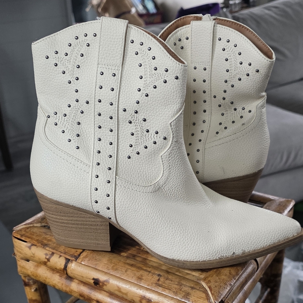 Women's White Western Boots